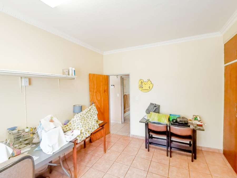7 Bedroom Property for Sale in Parklands Western Cape
